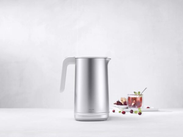 ZWILLING Enfinigy Electric Kettle Review Precise Temperature Control and Cool Touch Design